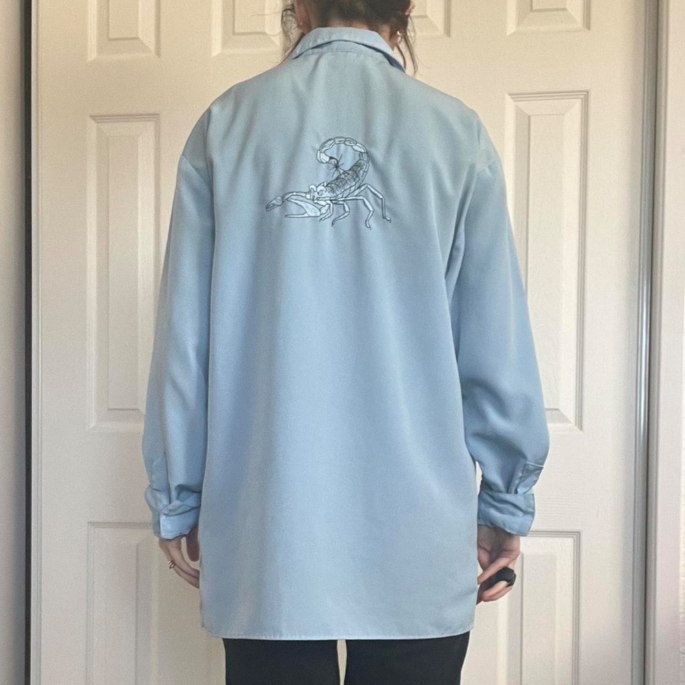 Red Canyon scorpion button down 🦂 - Picture 7 of 8
